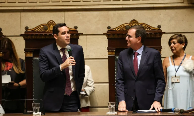 Rio de Janeiro tem novo prefeito e Eduardo Cavaliere assume comando municipal