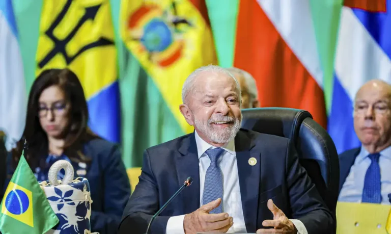 Lula defende que América Latina controle cadeias de minerais críticos e aumente soberania