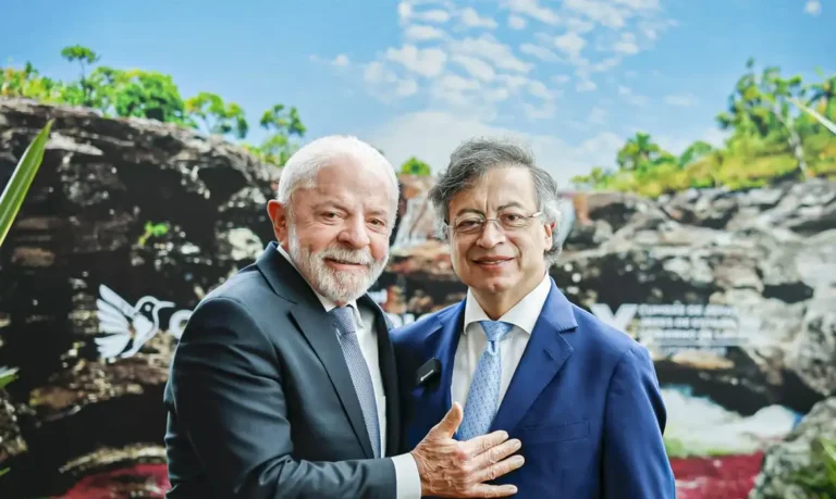Lula e Petro defendem fortalecimento do multilateralismo regional na Celac