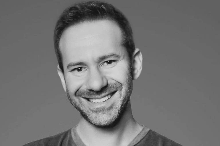 Dono do OnlyFans morre aos 43 anos após batalha contra o câncer