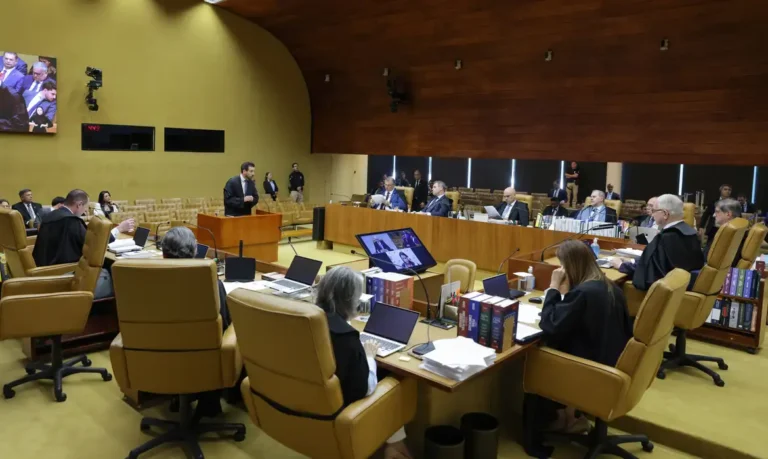 STF forma maioria e rejeita prorrogação da CPMI do INSS