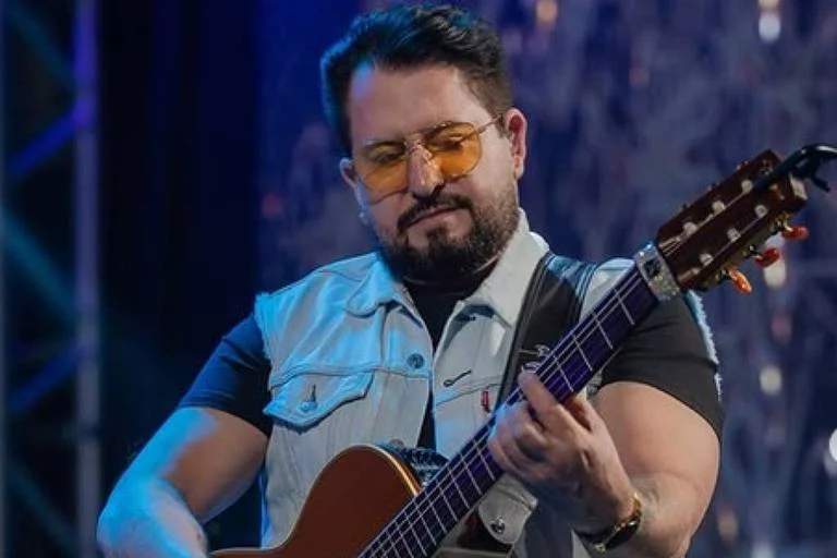 Marrone passa por nova cirurgia e Bruno assume shows da dupla sozinho