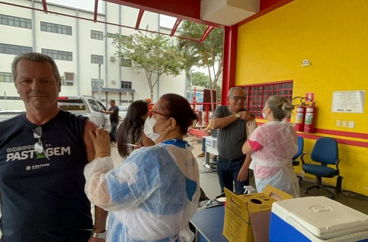 Vacinação contra influenza é iniciada em MS com ação em asilo e mobilização estadual