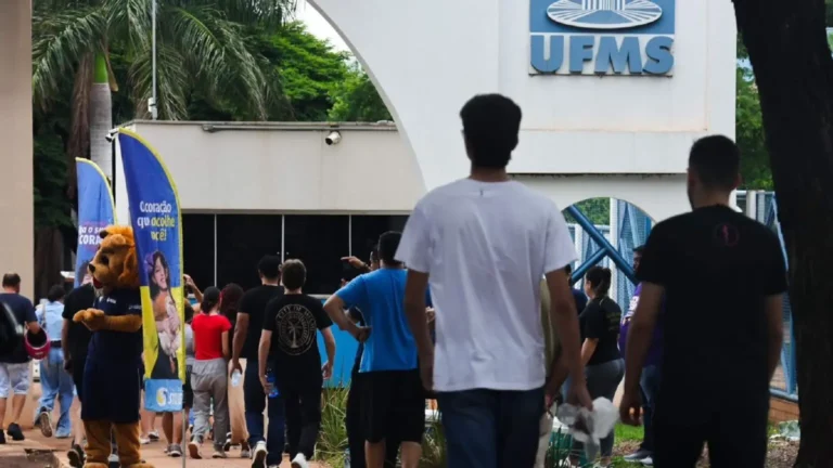 Concurso da UFMS para professor oferece 44 vagas e salários de até R$ 13 mil