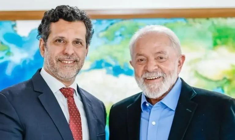 Leonardo Barchini é anunciado por Lula e será o novo ministro da Educação