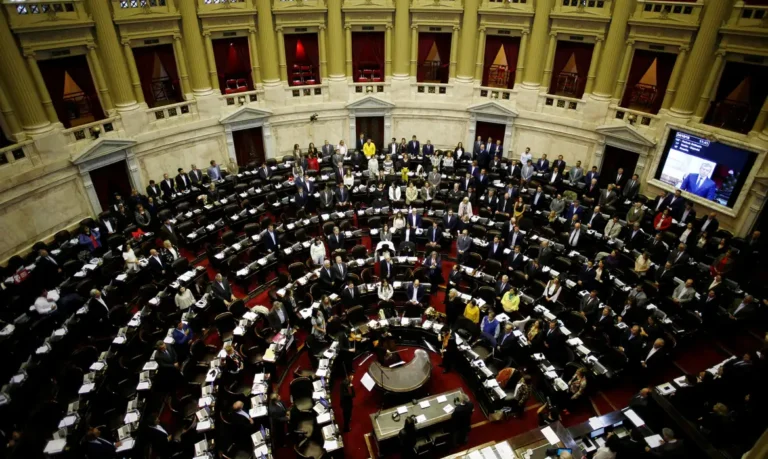Justiça argentina barra 82 artigos da reforma trabalhista de Milei
