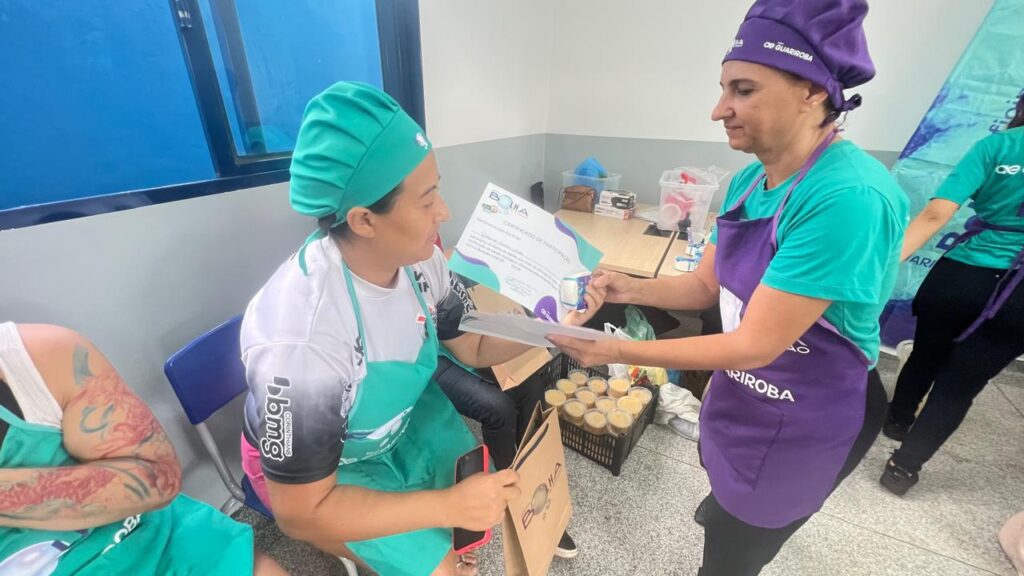 Cras promove oficinas de sabão com foco em renda e sustentabilidade