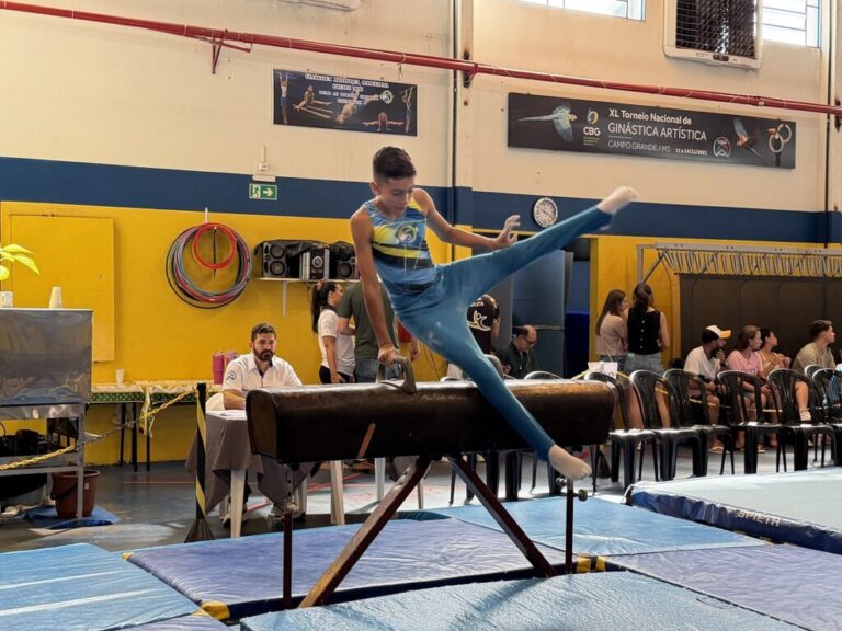 Ginástica artística desperta vocações entre jovens na Capital