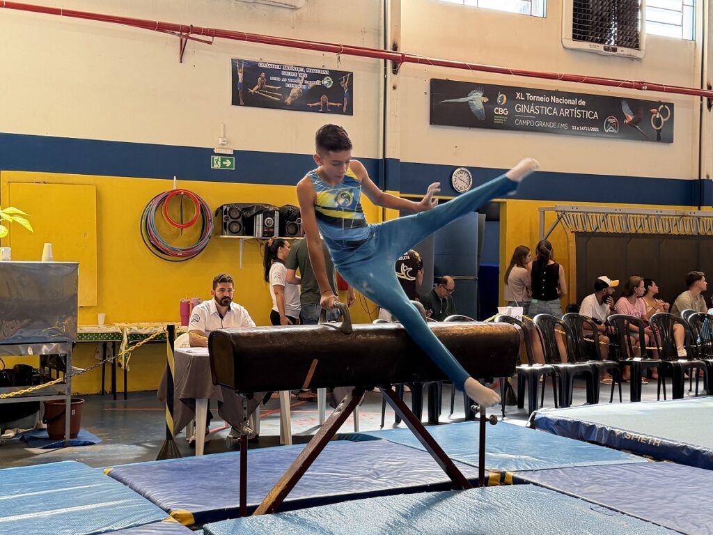 Ginástica artística desperta vocações entre jovens na Capital