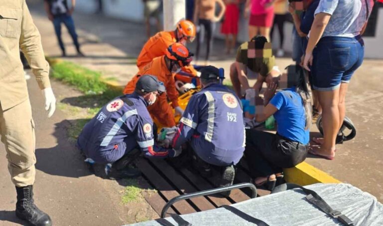 Colisão entre carro e moto deixa mãe e filha feridas em Corumbá