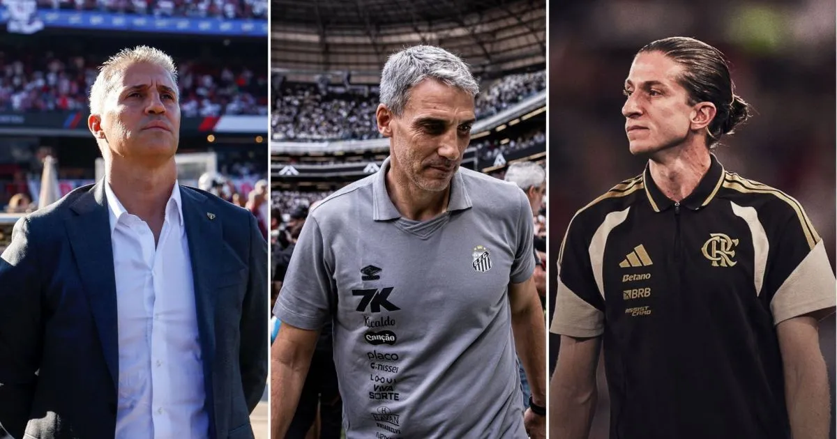 Banco de reservas de um campo de futebol vazio simbolizando a rotatividade de técnicos.