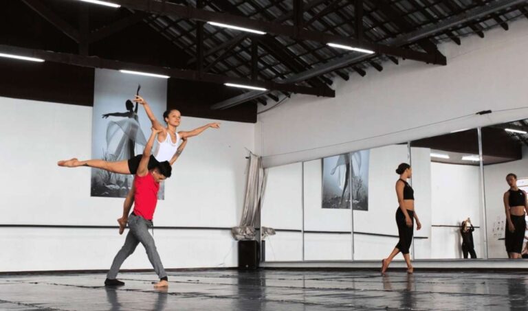 Cia de Dança do Pantanal celebra Dia Internacional da Dança com apresentações nas ruas de Corumbá