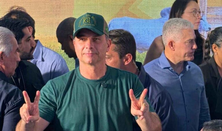 Flávio diz que Bolsonaro decidirá disputa ao Senado em MS e reforça articulação do PL
