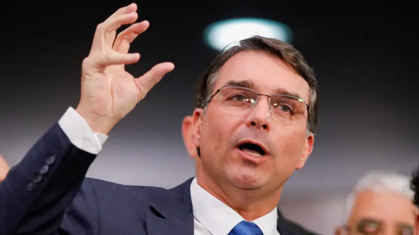 Flávio Bolsonaro visita Campo Grande na abertura da Expogrande