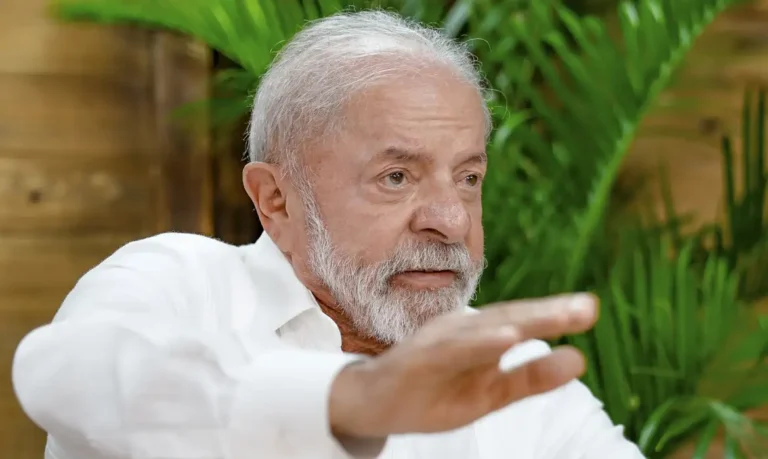 Lula anuncia que vai anular leilão da Petrobras por ágio no gás