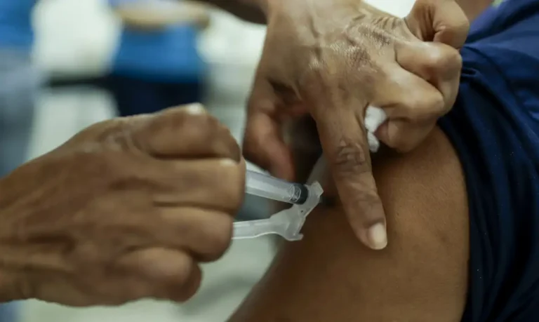 Influenza A segue em alta e aumenta registros de síndrome respiratória grave