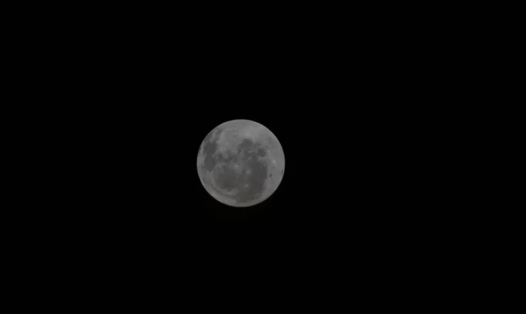 Nasa registra imagem inédita da Lua e exibe curvatura vista a olho nu
