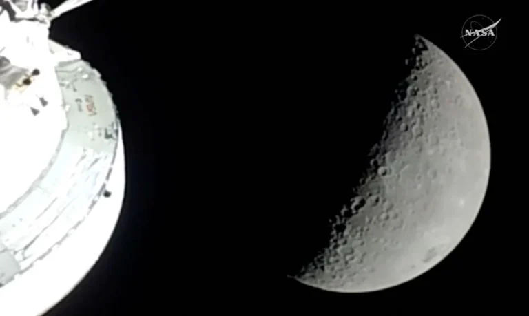 Artemis 2 registra novo recorde de distância de humanos em voo lunar