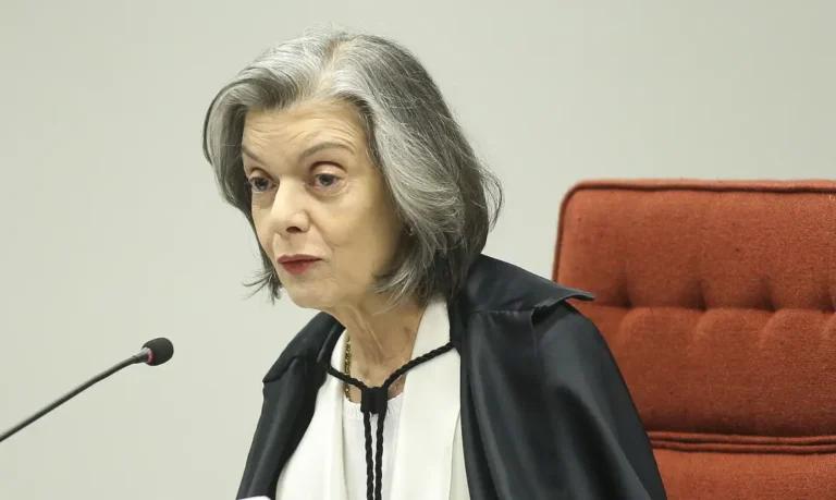 Cármen Lúcia acelera eleição para viabilizar sucessão no TSE