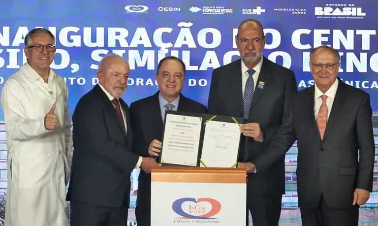 Lula sanciona marco regulatório da vacina contra o câncer e de medicamentos de alto custo
