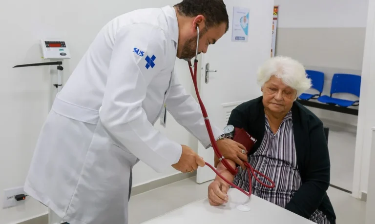 Vírus sincicial é risco crescente para idosos e exige atenção das políticas de saúde