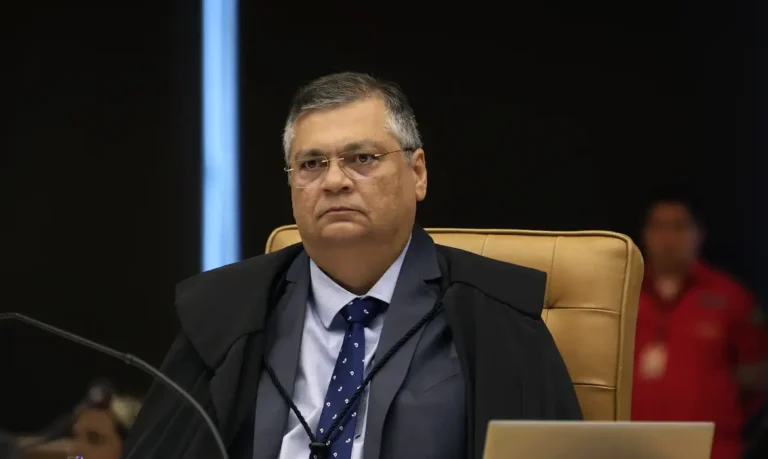 Decisões estrangeiras só produzem efeitos após homologação do STJ, diz Dino