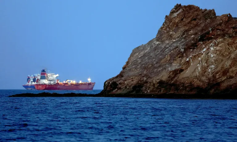 Irã anuncia que pode bloquear comércio marítimo após cerco naval dos EUA