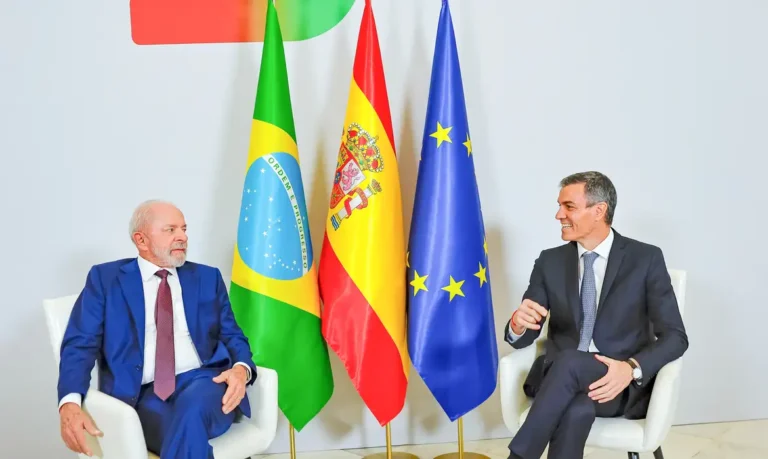 Brasil e Espanha fecham acordos sobre big techs e tecnologia digital na cúpula