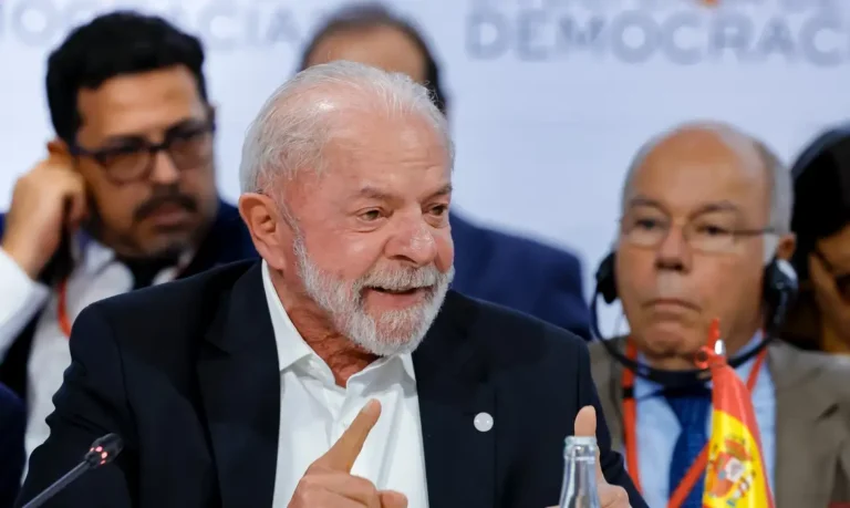 Lula defende fim da 6×1 e diz que ganhos da produtividade não podem ser só para ricos