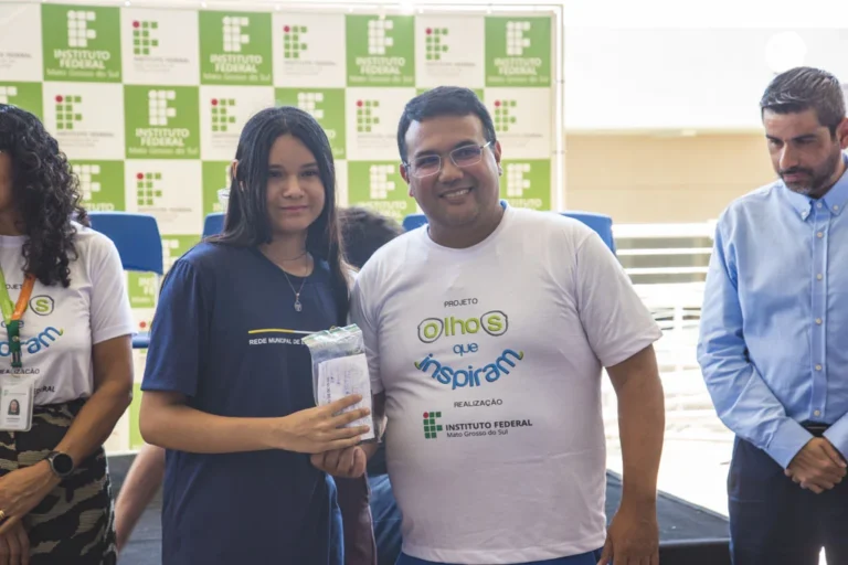 Prefeitura participa da entrega de óculos do projeto Olhos que Inspiram no IFMS