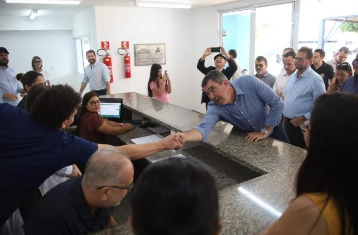 Guia Lopes da Laguna recebe reformas em hospital, escola e obras de infraestrutura