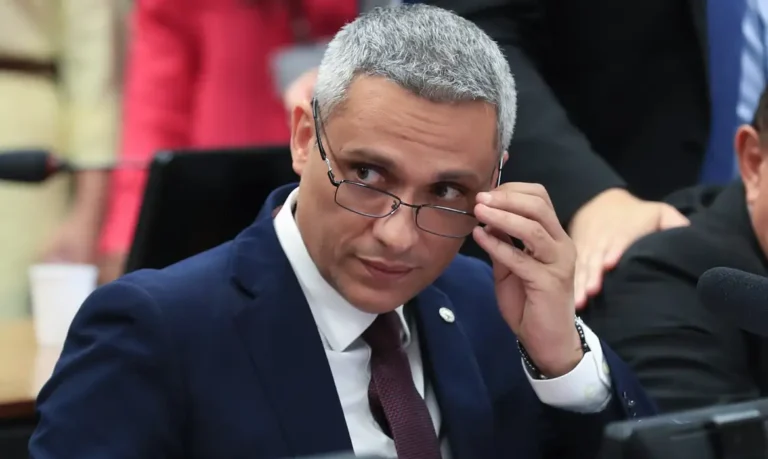 Gustavo Gayer é denunciado e vira réu no STF por injúria contra Lula
