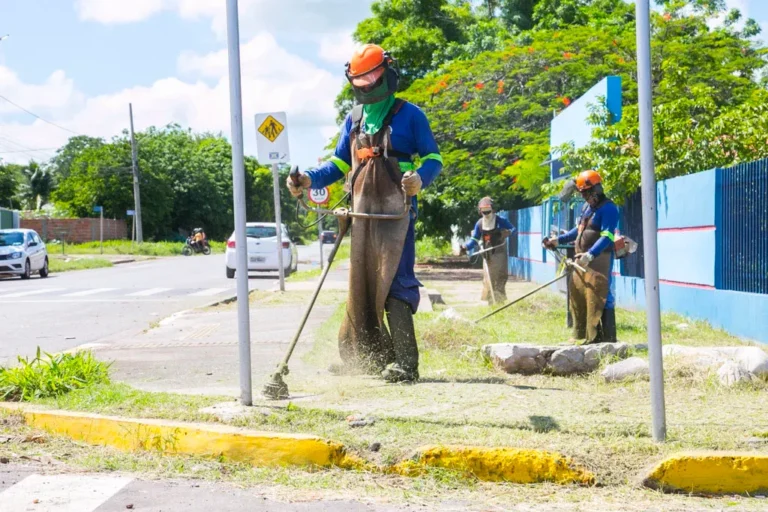 Corumbá segue com serviços de tapa-buraco, limpeza e modernização da iluminação