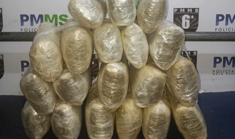 Polícia Militar apreende 22 kg de skunk em ônibus e prende suspeito em Corumbá