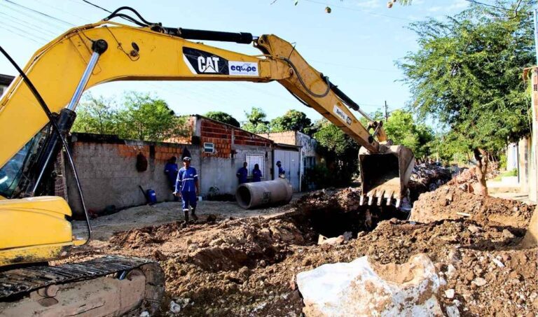 Corumbá abre licitação de R$ 31,5 milhões para asfaltar 18 ruas e ampliar drenagem