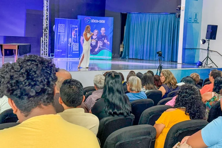 Semed regulamenta curso para formação de banco de dirigentes escolares em Corumbá