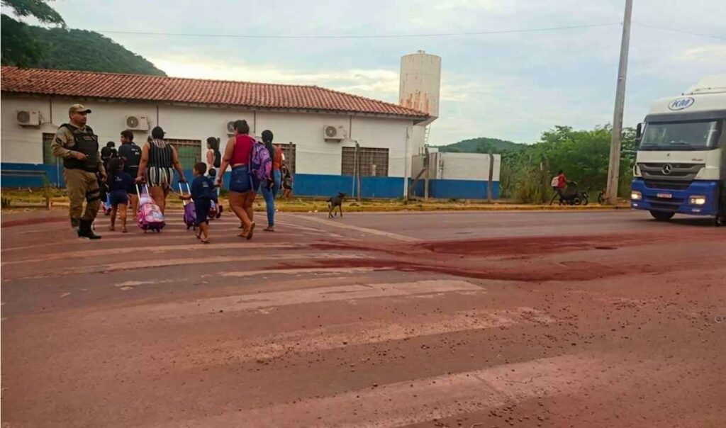 Poeira, barulho e perda de renda: como a expansão da mineração muda a vida de comunidades no Pantanal de Corumbá 10 impacto mineracao 1