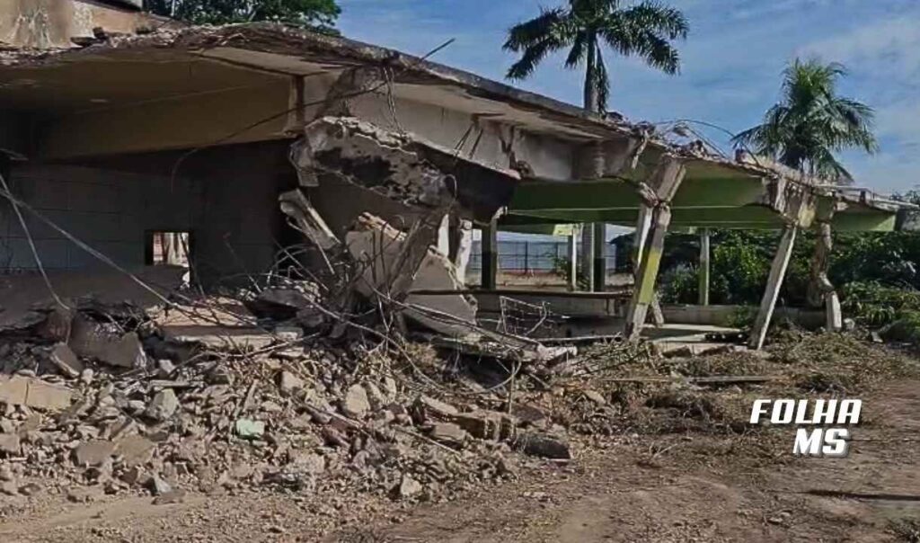 PM interrompe ação com tratores em terreno da Liga Árabe no Centro de Corumbá 2 liga arabe 2