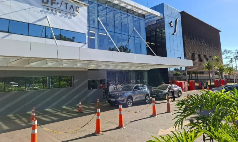 Ex-presidente Bolsonaro é submetido a cirurgia no ombro em hospital de Brasília