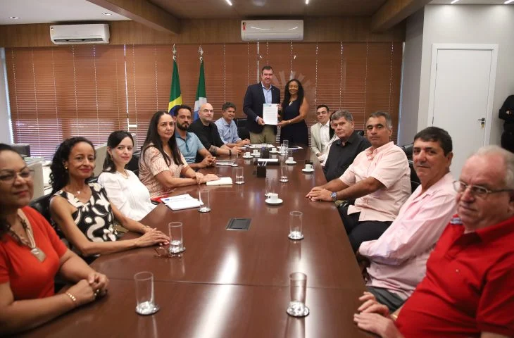 Governo de MS autoriza concurso para 2 mil professores na Rede Estadual