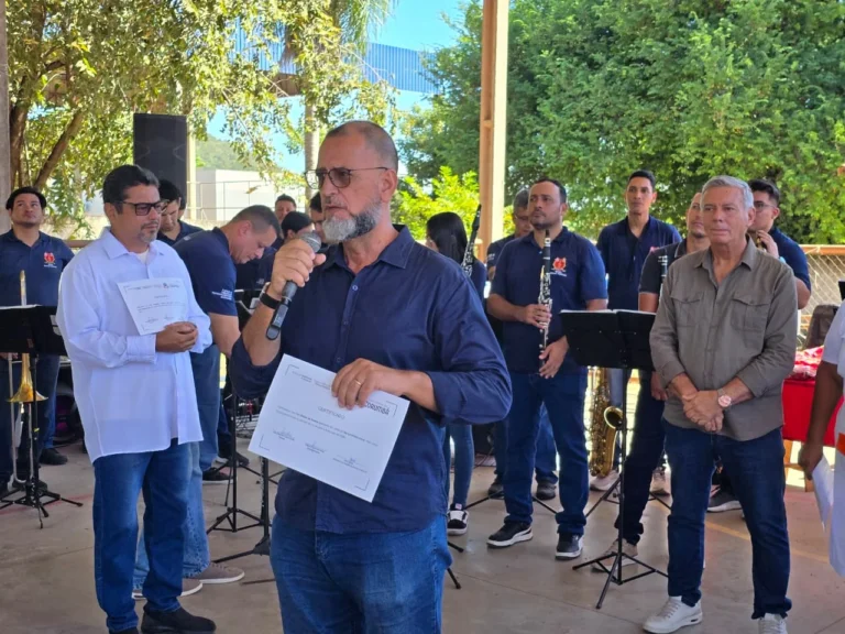 Curso de Garçom e Garçonete é encerrado com entrega de certificados no CCI