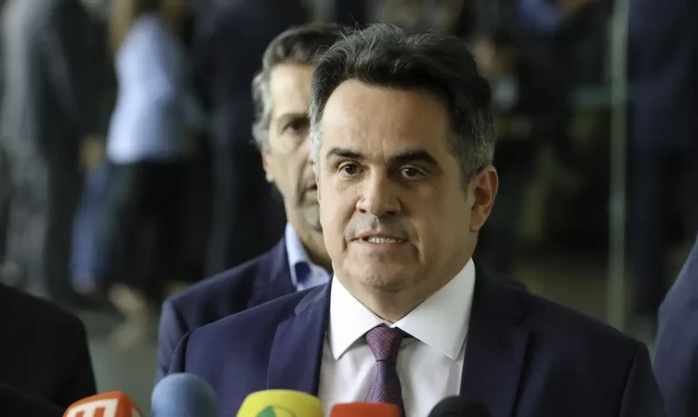 Mesada e viagens internacionais são atribuídas a Ciro Nogueira, diz PF