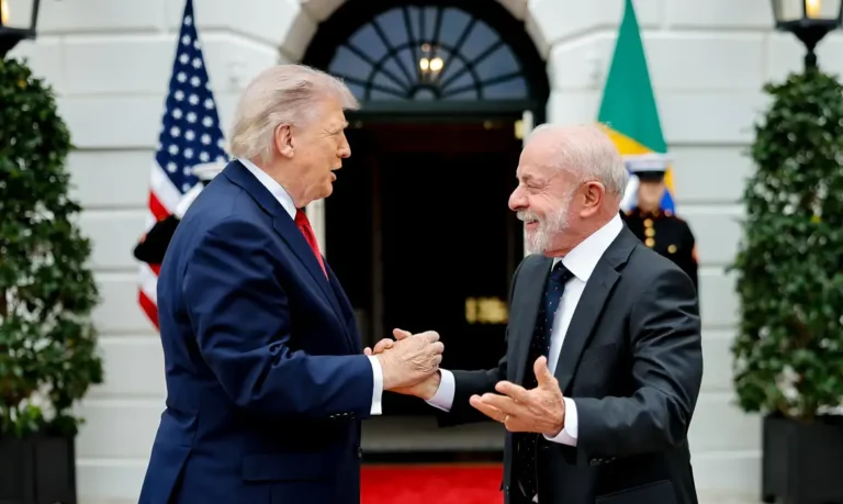 Lula deixa a Casa Branca após reunião de cerca de três horas com Trump