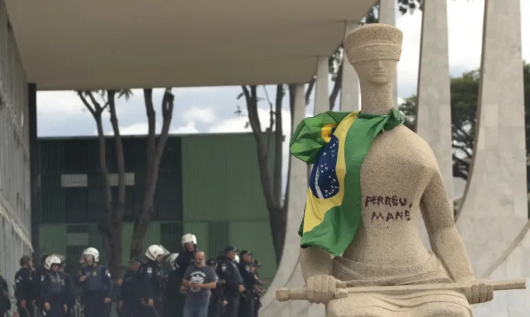 Débora do Batom recorre ao STF para obter benefício da Lei da Dosimetria