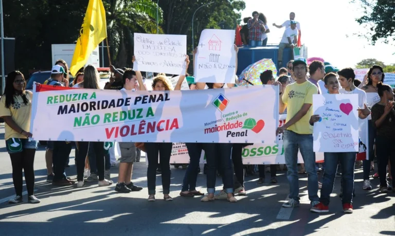 CCJ analisa nesta terça a admissibilidade da redução da maioridade penal
