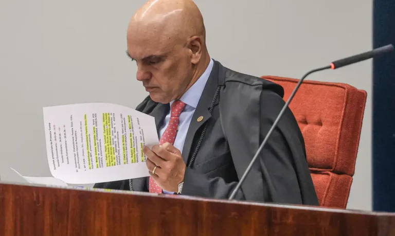 Moraes exige providências do governo para efetivar extradição de Zambelli