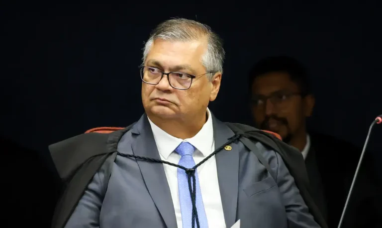 Dino exige plano de combate a incêndios com prazo de 10 dias