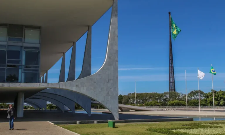 Planalto afirma que Brasil define como o crime deve ser combatido no território