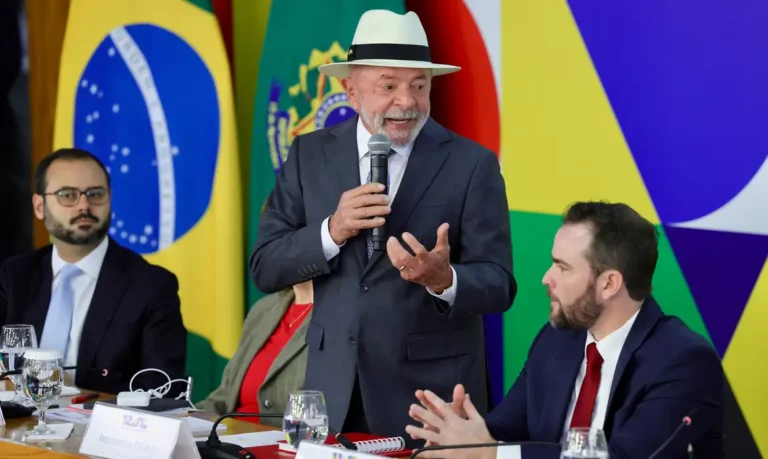 Governo lança novo Desenrola e amplia renegociação para quem ganha até R$ 8,1 mil