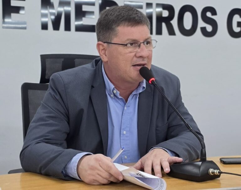 Bira cobra reparo urgente em vazamento de esgoto na Rua Edu Rocha em Corumbá